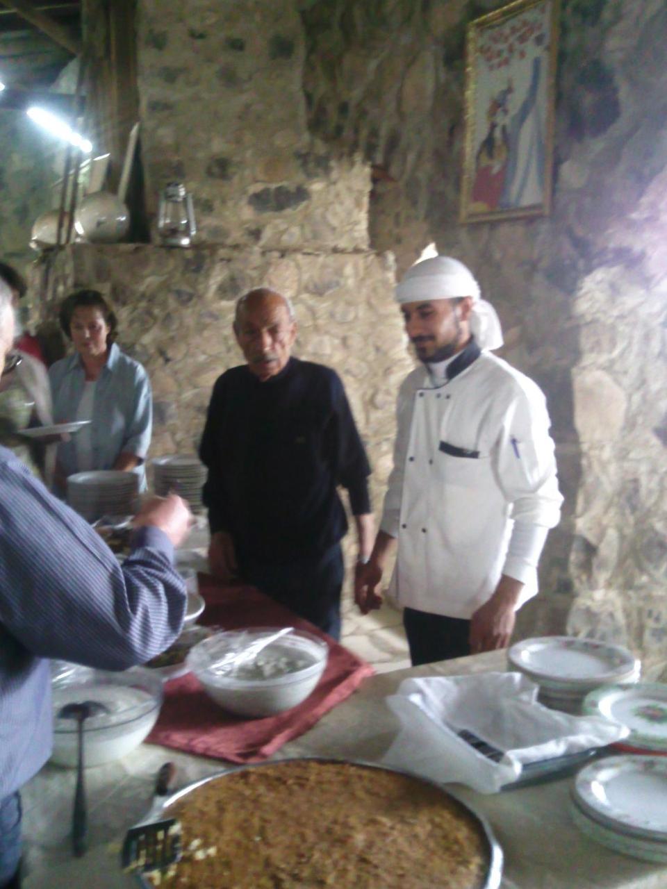Trajan Guest House Al-Mughayer 外观 照片